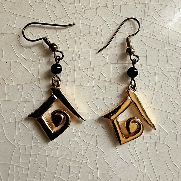 Unicef signed abstract geometric triangle swirl Egyptian revival dangle earrings - Picture 7 of 12